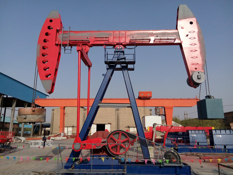 double horsehead pump jack.